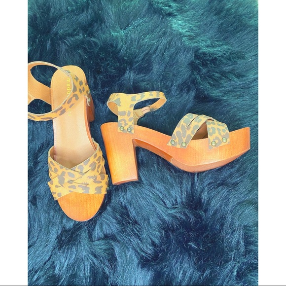 Madden Girl Platform Sandals - Picture 2 of 4